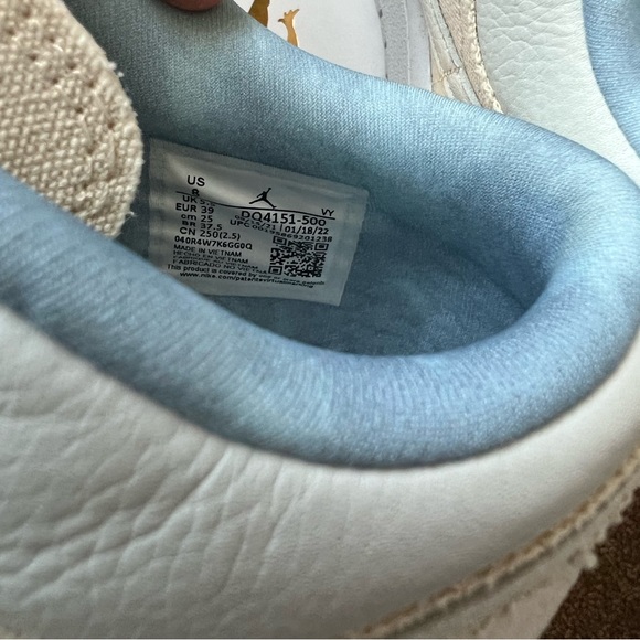 Nike Air Jordan’s - Picture 2 of 6